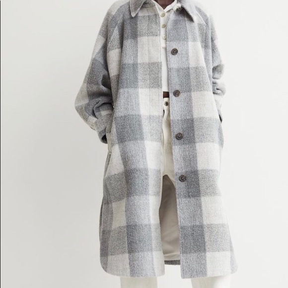 H&M • BLOGGERS FAVORITE Long Oversized Shacket Coat in Gray & White Plaid - Picture 2 of 16